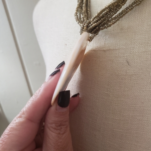Shell and mini seed bead statement necklace - Picture 7 of 8